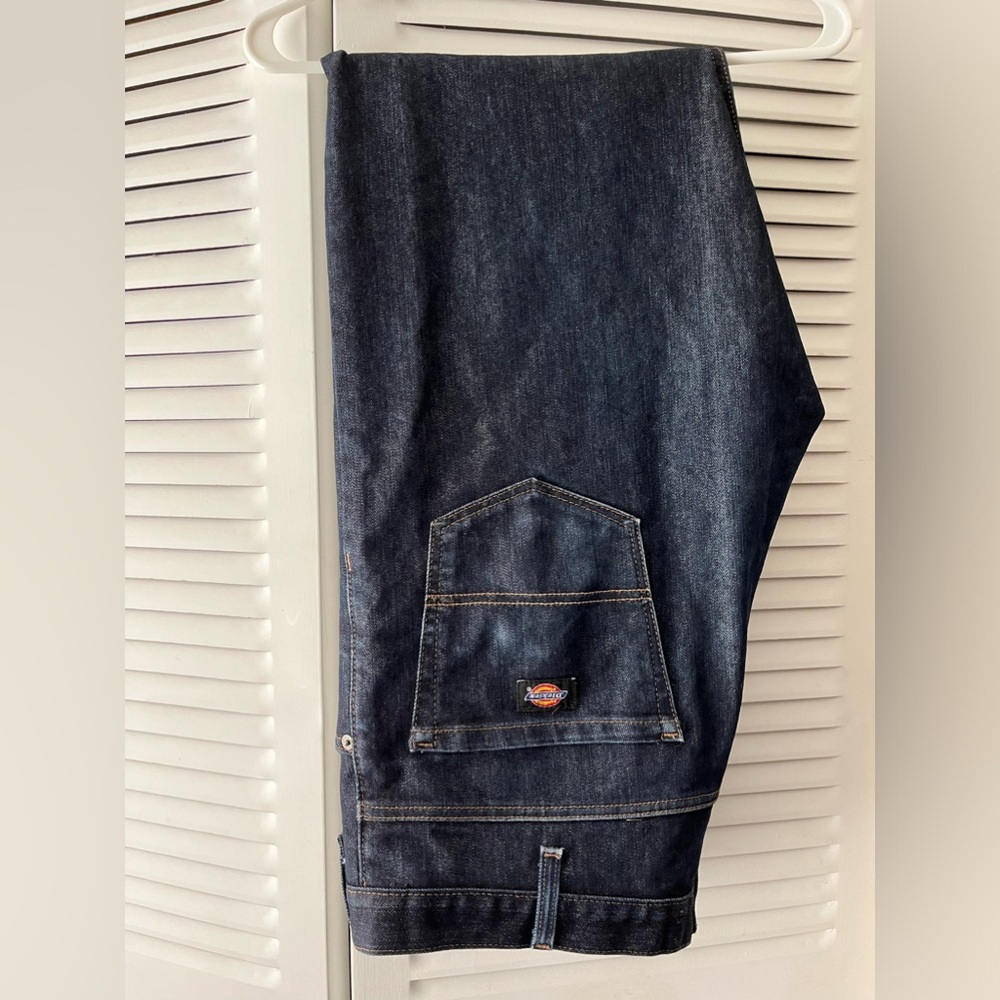 Men’s Dickies Blue Jeans, Size 38X32.